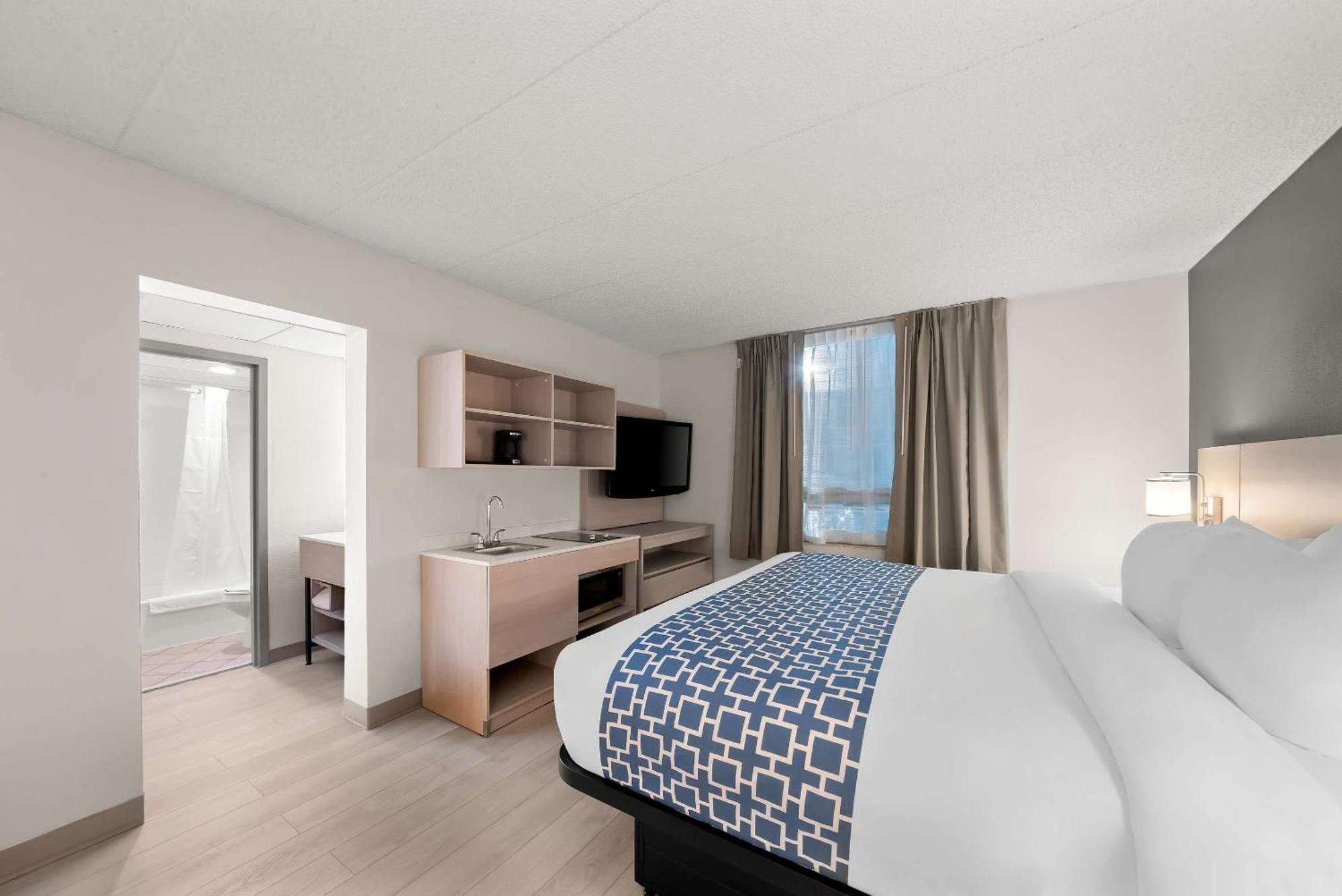 รามาดา บาย วินด์แฮม เคิร์นนีย์ Hotel ภายนอก รูปภาพ